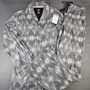 NWT‎ FRYE Gray white pattern Notched Premium sleepwear SET Size SMALL
